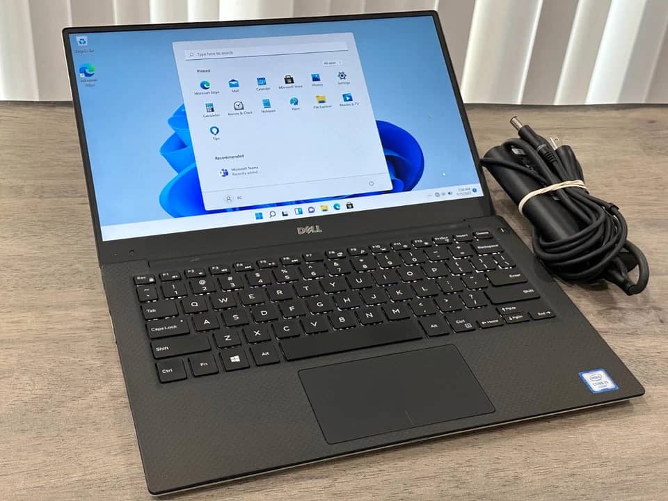 Dell XPS 9360 Computers 128GB 8GB Used - Like New