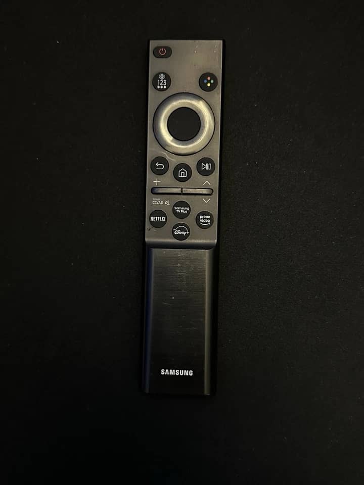 Samsung DU8000 TVs 43 inch Used - Good