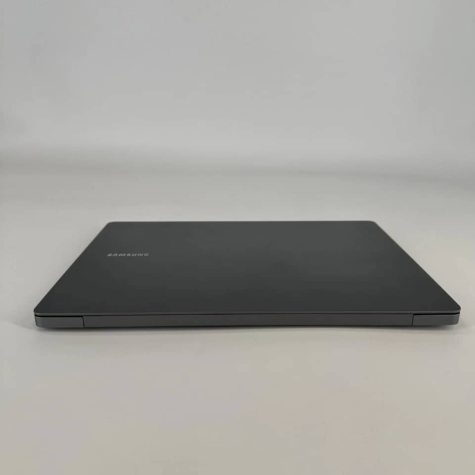 Samsung Galaxy Book5 Pro Computers 1TB 32GB New