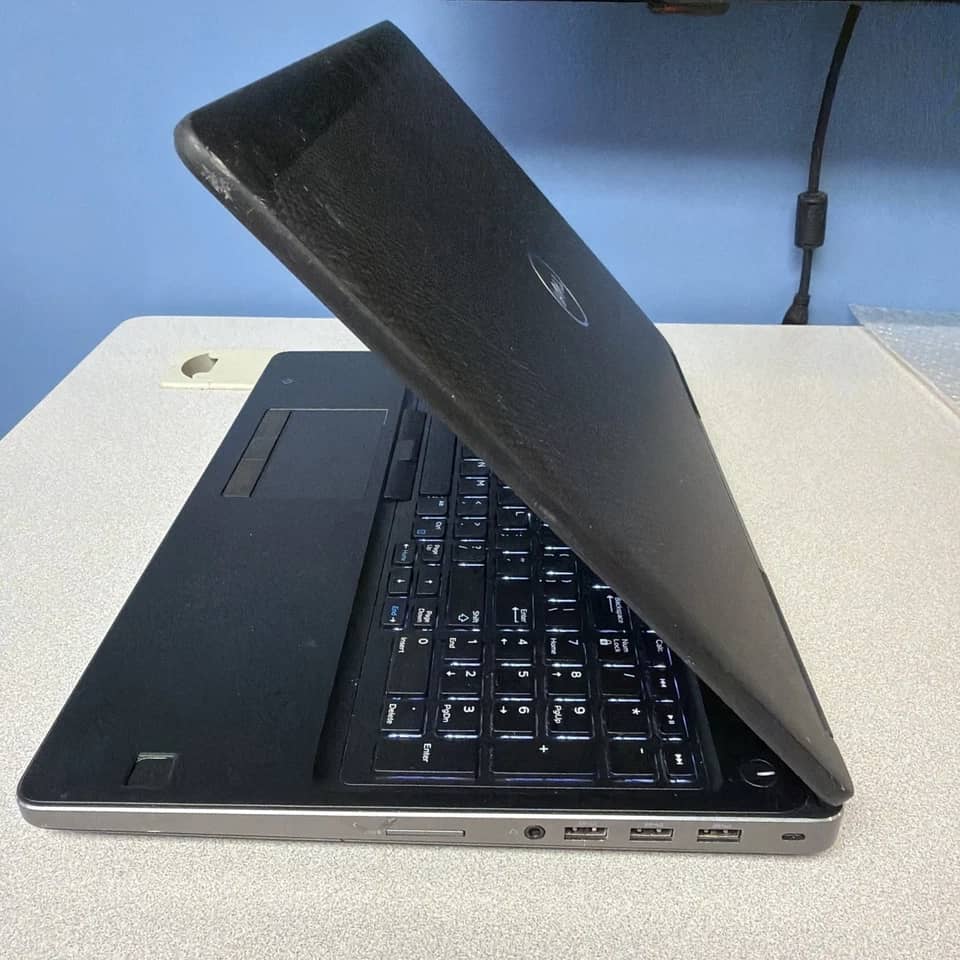 Dell Precision 7520 Computers 128GB 16GB Refurbished - Excellent
