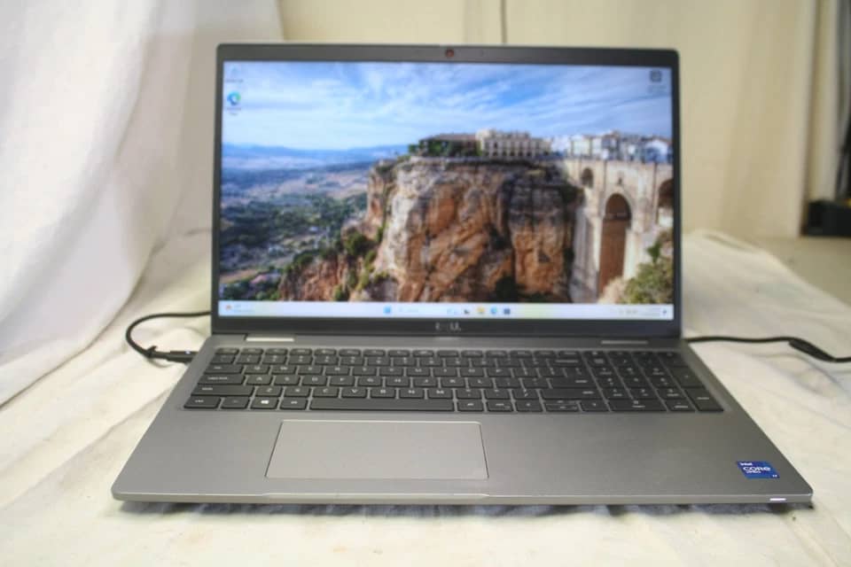 Dell Precision 3560 Computers 1000GB 16GB Refurbished - Excellent