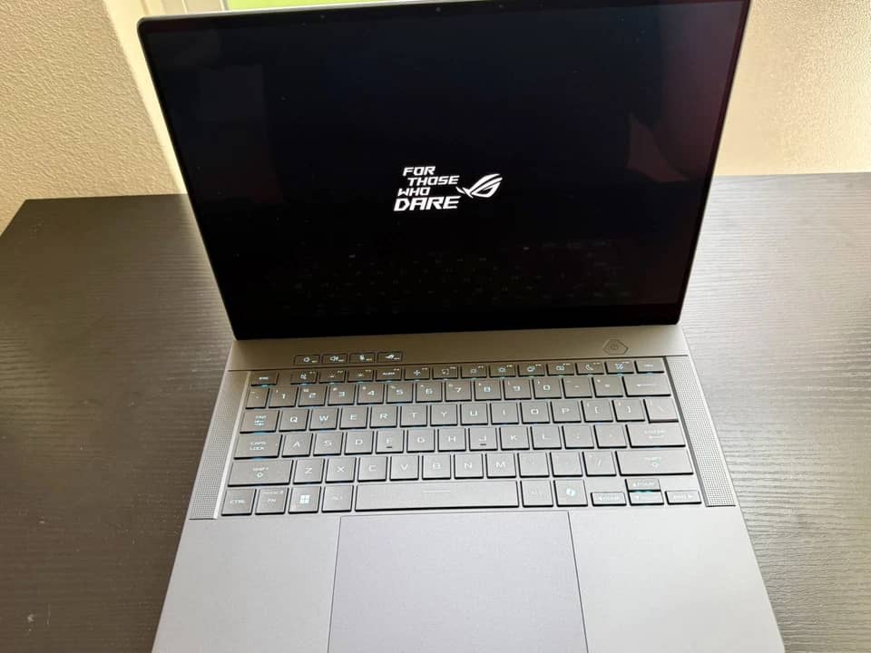 ASUS ROG Zephyrus GA403 Computers 1TB 32GB Refurbished - Acceptable