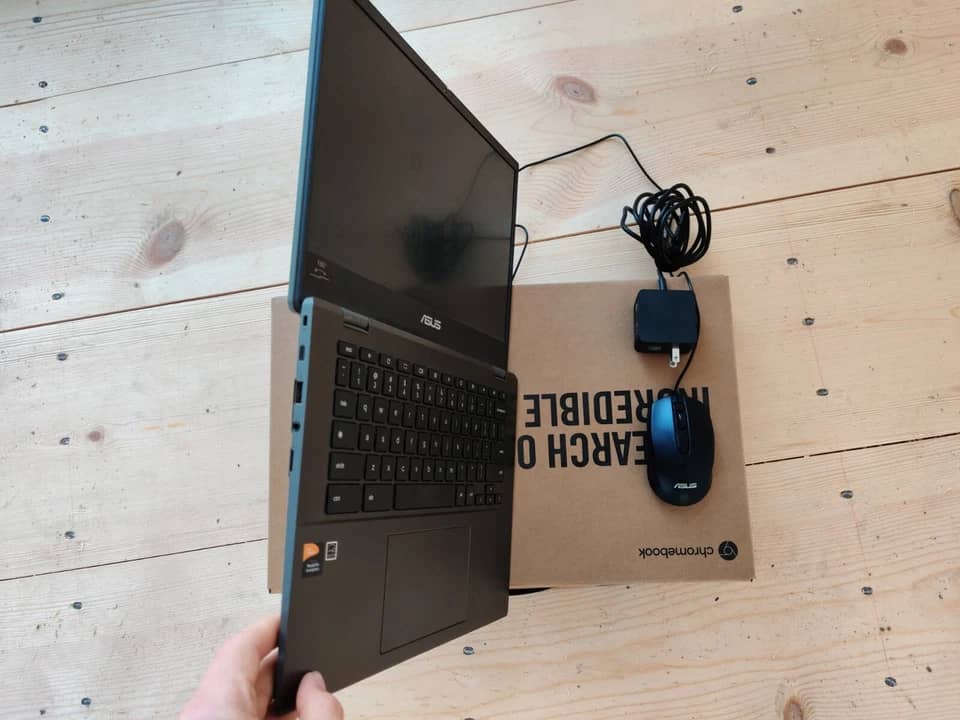 ASUS Vivobook M8186 Computers 64GB 4GB New