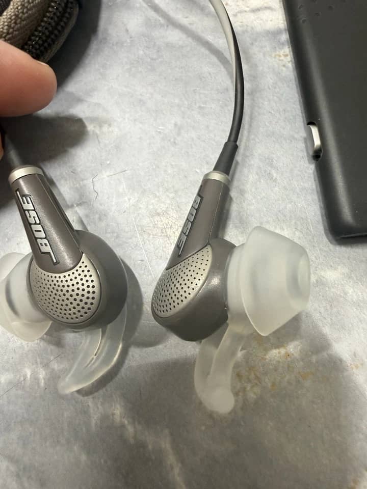 Bose QuietComfort 20 Headphones & Earbuds White New