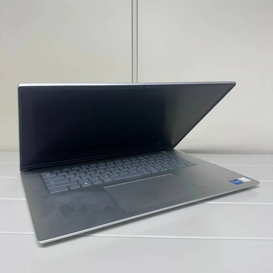 Dell Inspiron 16 5620 Computers 1TB 16GB New