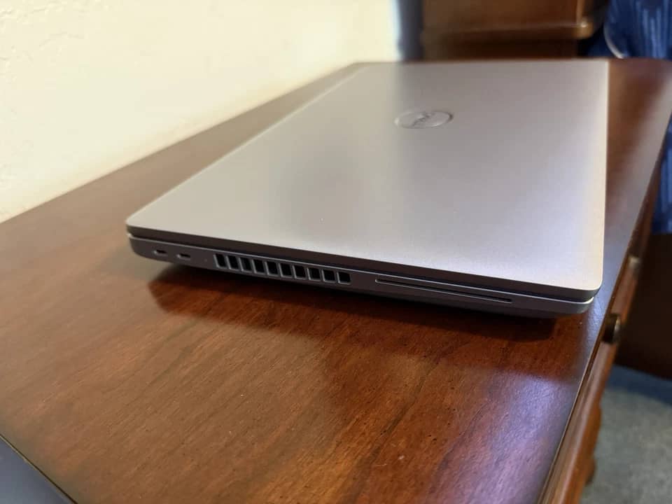 Dell Precision 3581 Computers 1000GB 16GB Refurbished - Excellent