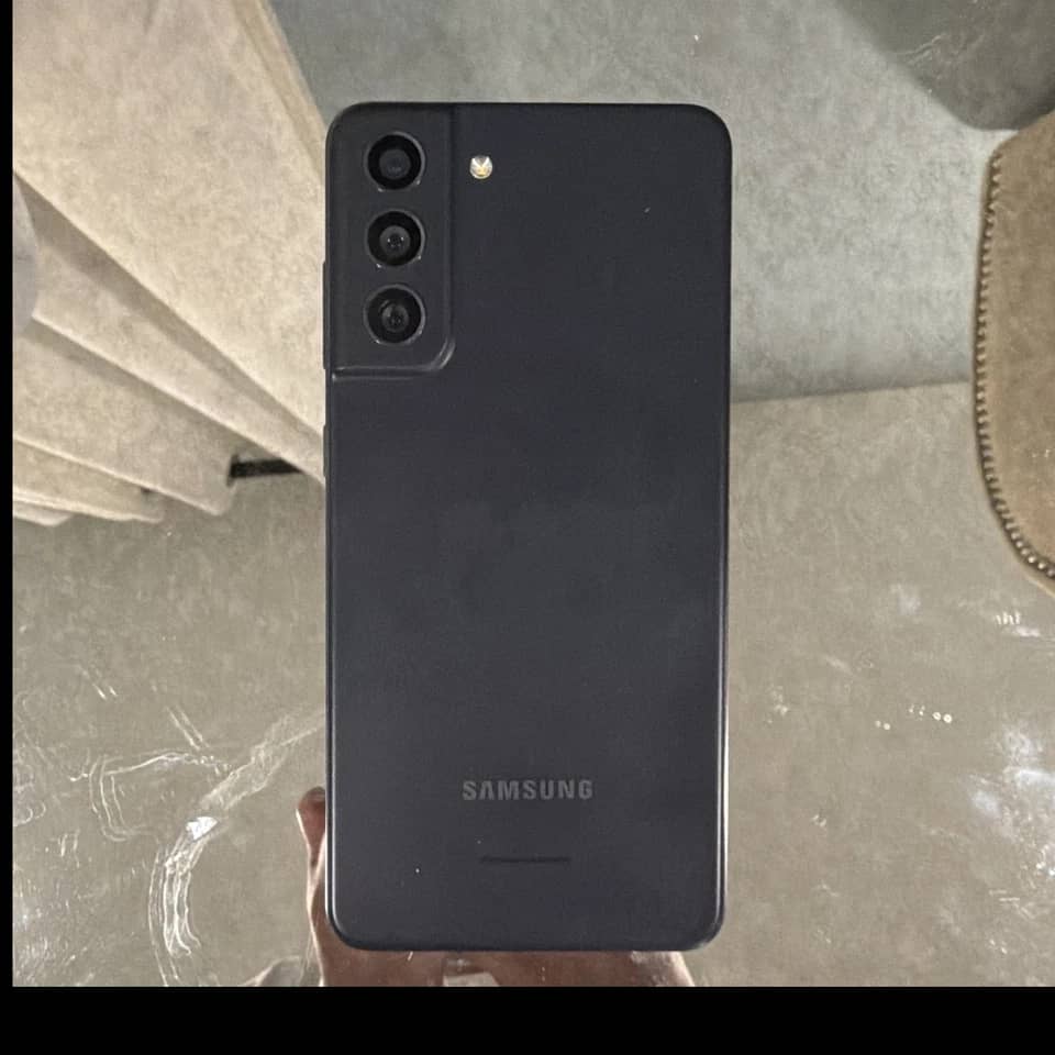Samsung Galaxy S21 FE Cell Phones Gray AT&T 128GB Refurbished - Acceptable