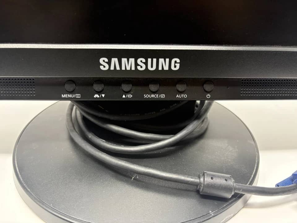Samsung LS19WJWKBM Monitors Black Used - Good