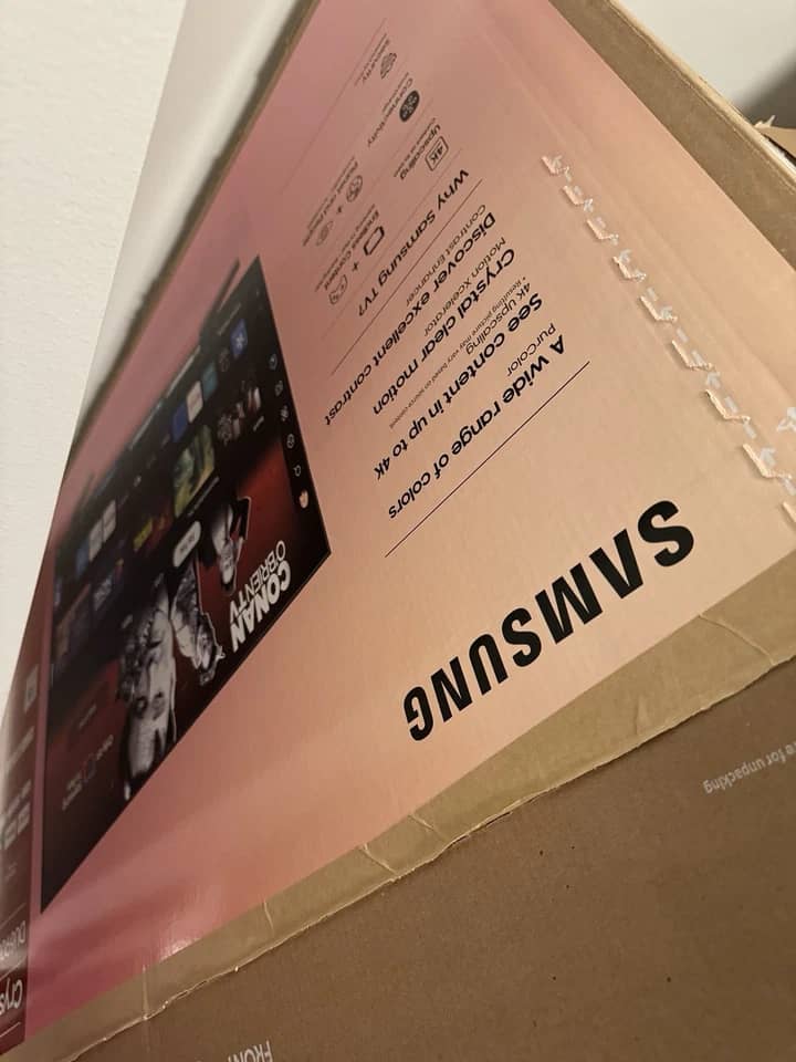 Samsung DU6900 TVs 50 inch Refurbished - Excellent