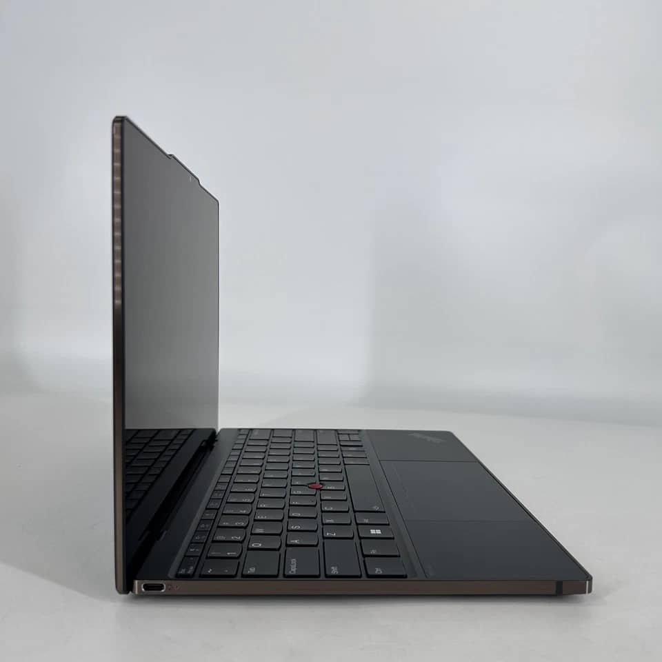 Lenovo ThinkPad Z13 Computers 1TB 16GB Refurbished - Excellent