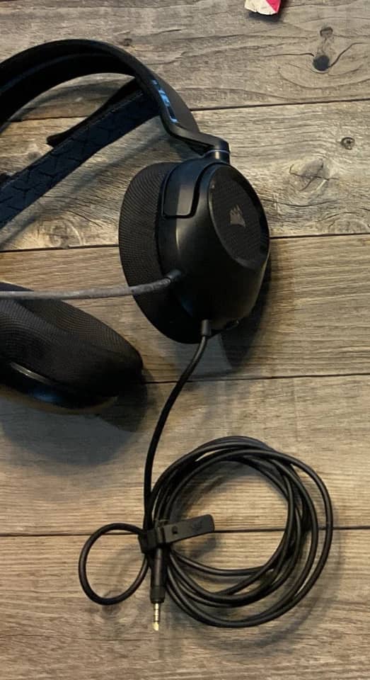 Corsair HS35 Headphones & Earbuds Black Refurbished - Excellent