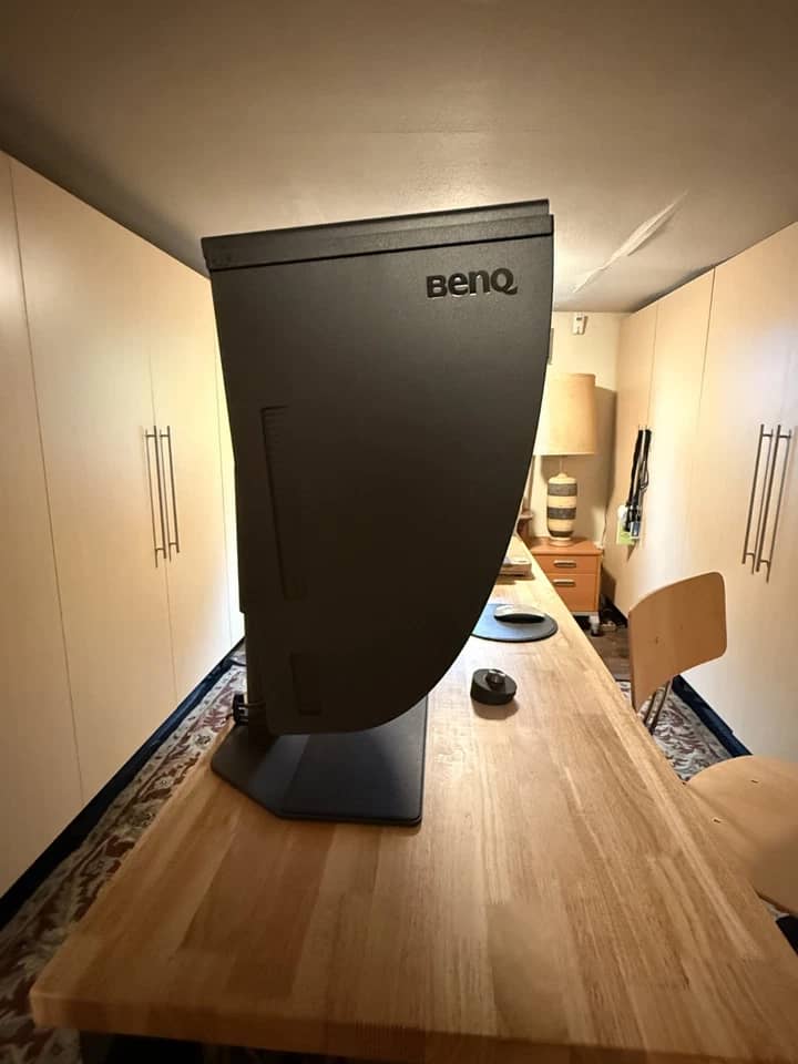 BenQ SW272Q Monitors Gray New