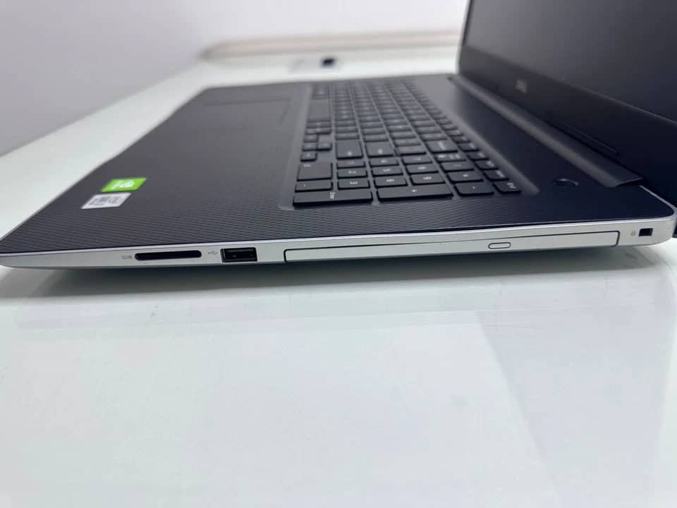 Dell Inspiron 3793 Computers 1TB 8GB Used - Good