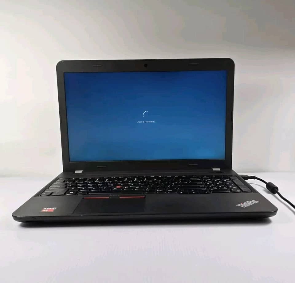 Lenovo ThinkPad E555 Computers 256GB 6GB Used - Good