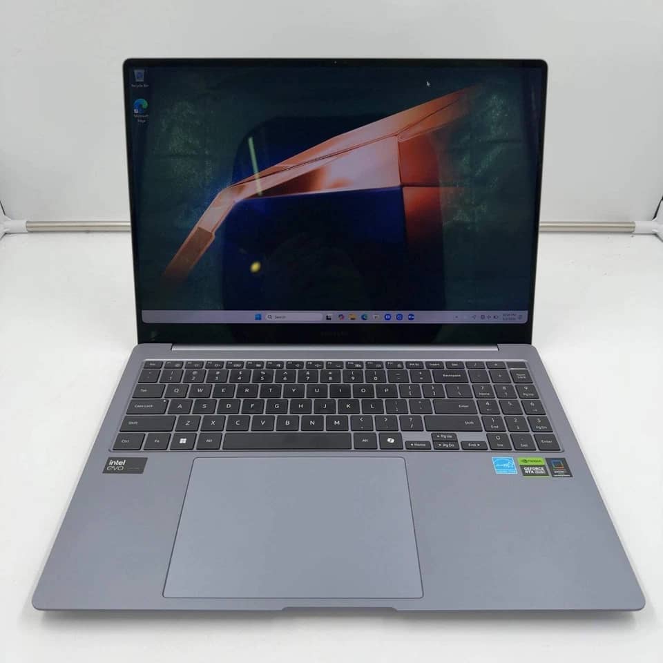 Samsung Galaxy Book4 Computers 1.5TB 16GB New