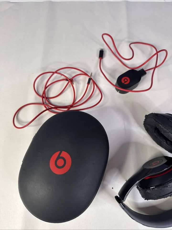 Beats Studio 2 Wireless Headphones & Earbuds Red New