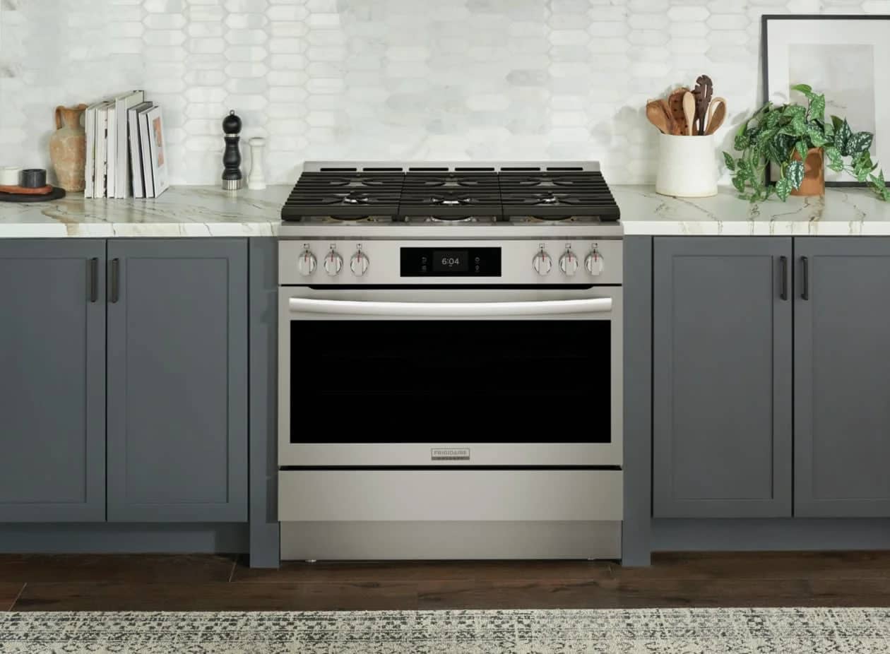 Frigidaire GCFG3661A Gas Ranges New