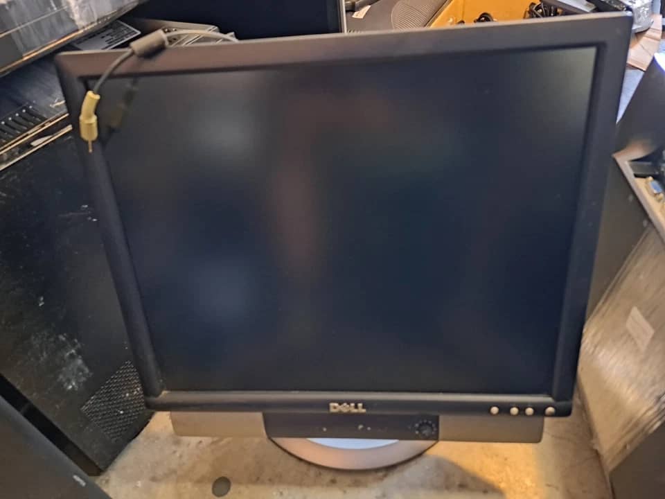 Dell 1704FPV Monitors Mix Used - Good
