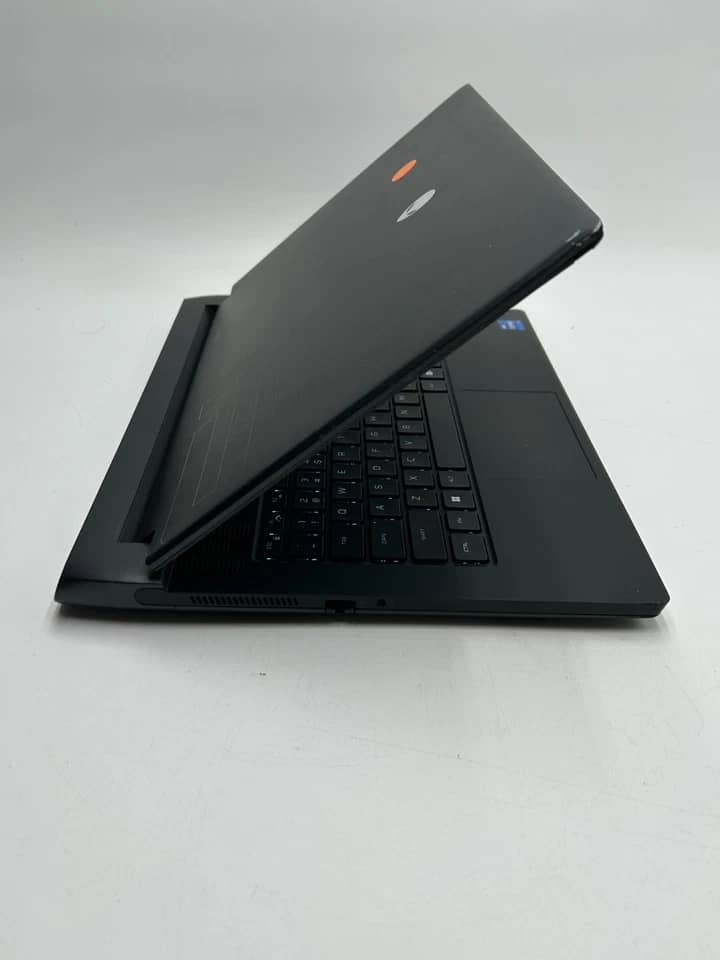 Dell Alienware m15 R7 Computers 1000GB 16GB Refurbished - Excellent