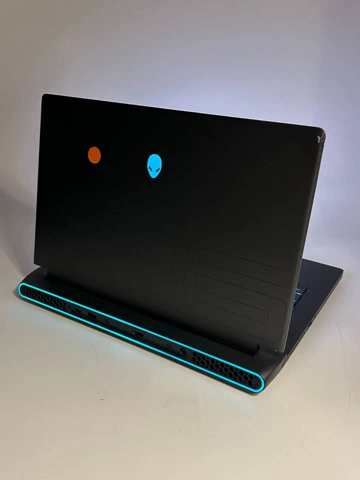 Dell Alienware m15 R7 Computers 1000GB 16GB Refurbished - Excellent