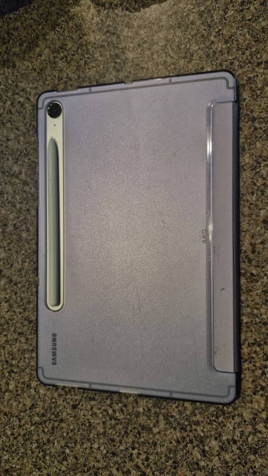 Samsung Galaxy Tab S9 Tablets Gray 128GB Refurbished - Excellent 11"
