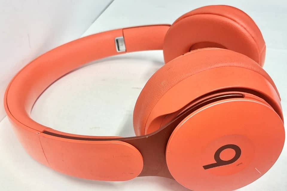 Beats Studio Pro Headphones & Earbuds Blue New