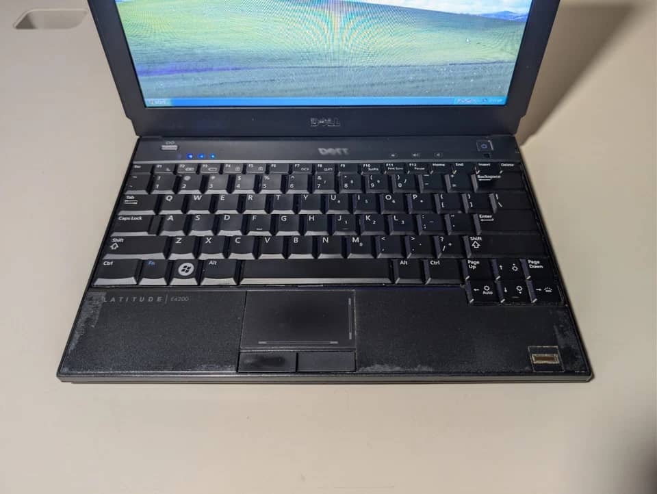 Dell Latitude 4200 Computers 128GB Used - Good