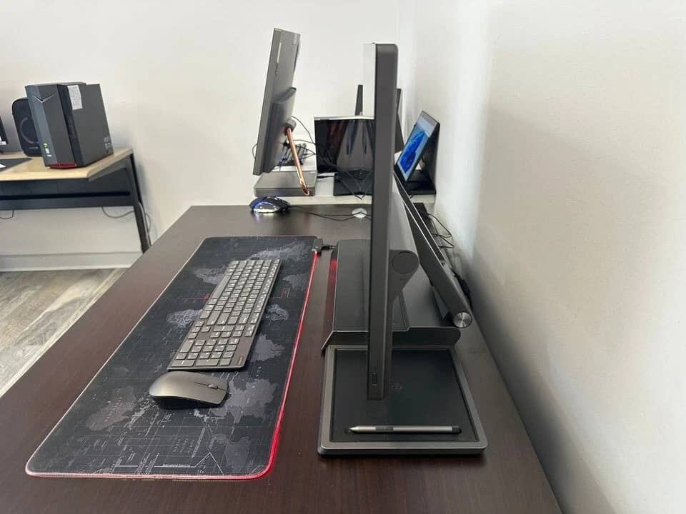 Lenovo Yoga Aio 27IAH10 Computers 1000GB 32GB Used - Like New