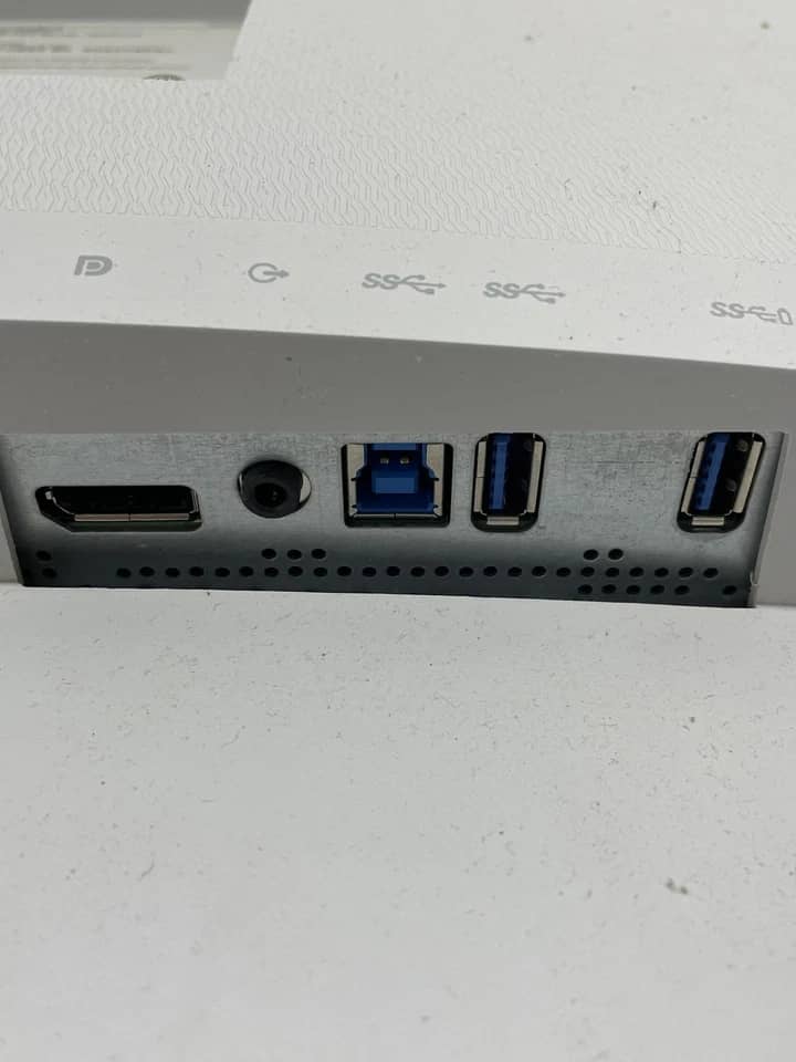 Dell P3223QE Monitors Refurbished - Excellent