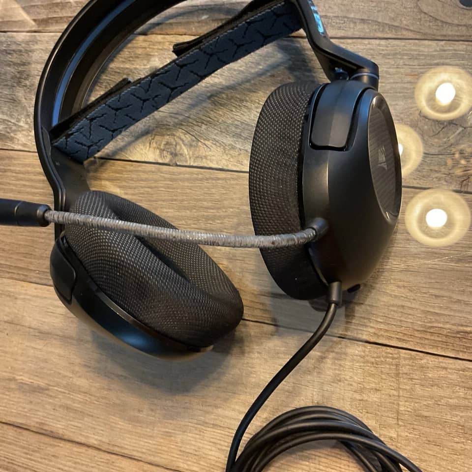 Corsair HS35 Headphones & Earbuds Black Refurbished - Excellent