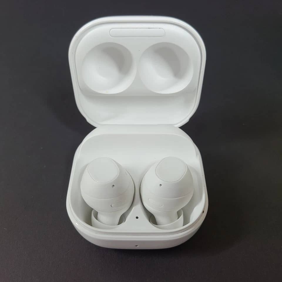 Samsung Galaxy Buds FE Headphones & Earbuds Gray Used - Good