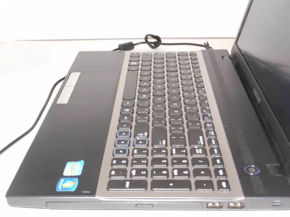 Samsung Notebook 3 Computers 500GB 4GB Used - Good