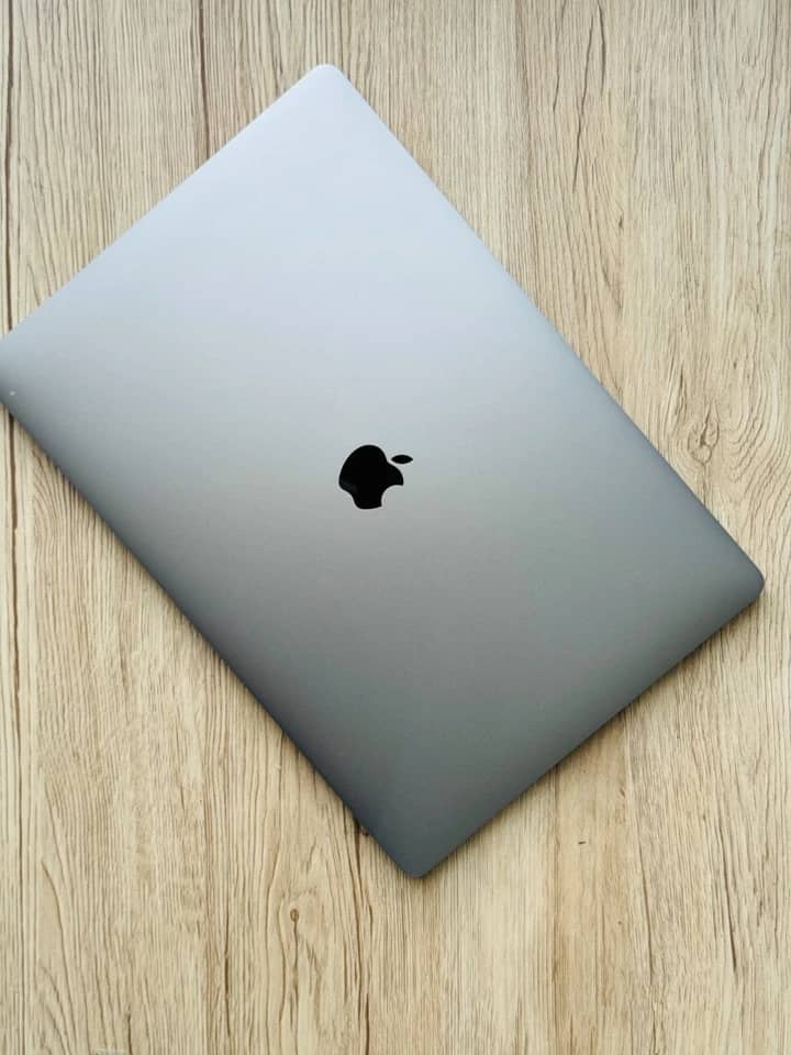 Apple MacBook Pro 16 (M4) Computers 512GB 16GB Refurbished - Excellent