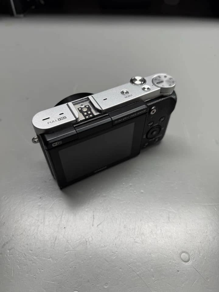 Samsung NX3000 Digital Cameras Black Used - Good