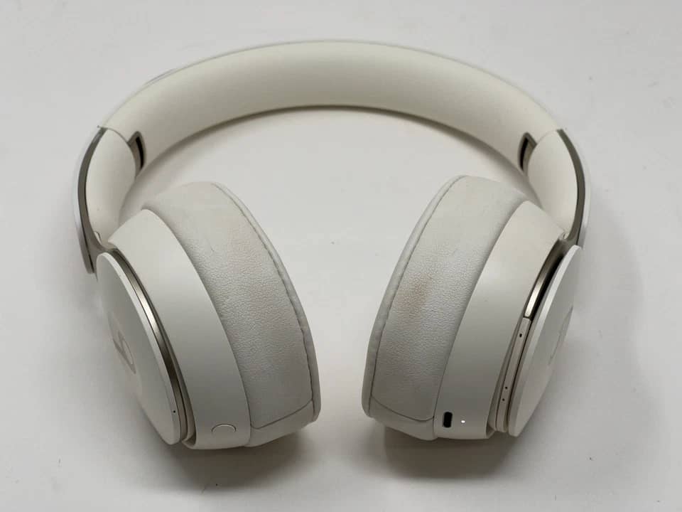 Beats Solo Pro Headphones & Earbuds Blue New