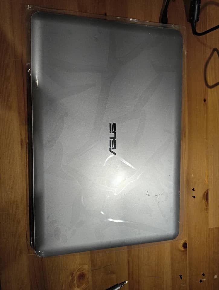 ASUS Vivobook K501UW Computers 512GB 8GB Used - Good