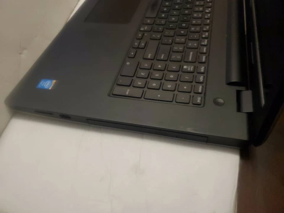 Dell Inspiron 5748 Computers 240GB 8GB Used - Good