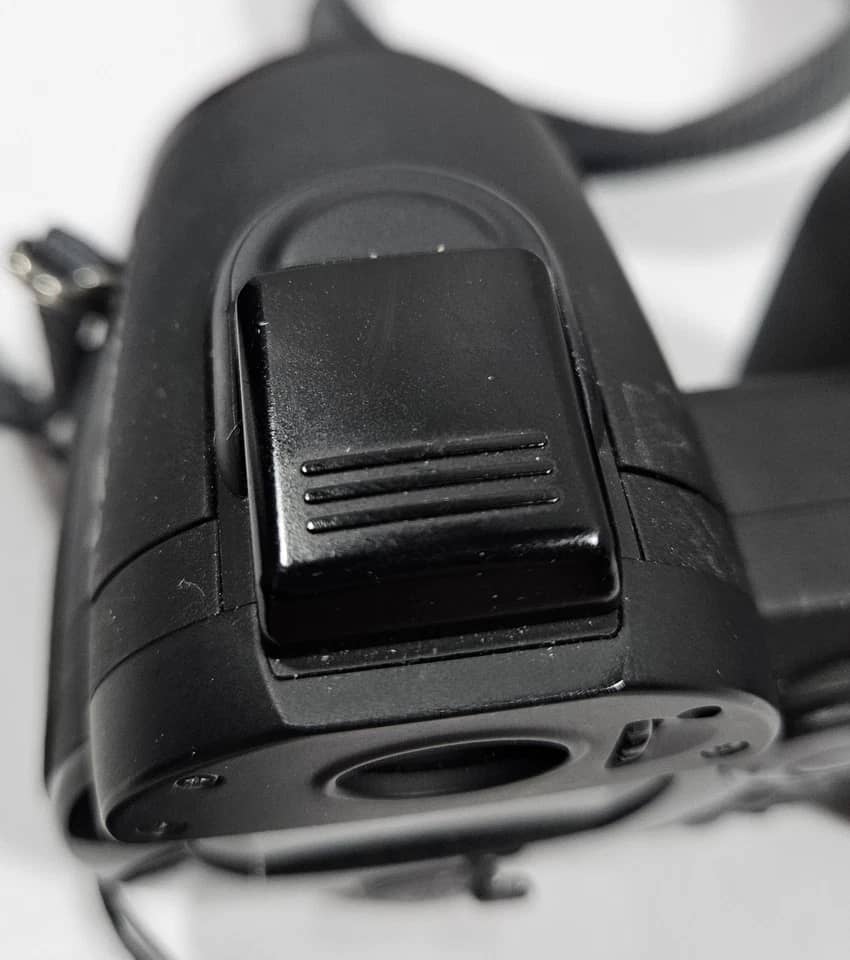 Minolta DiMAGE Z3 Digital Cameras Black Used - Good Body Only