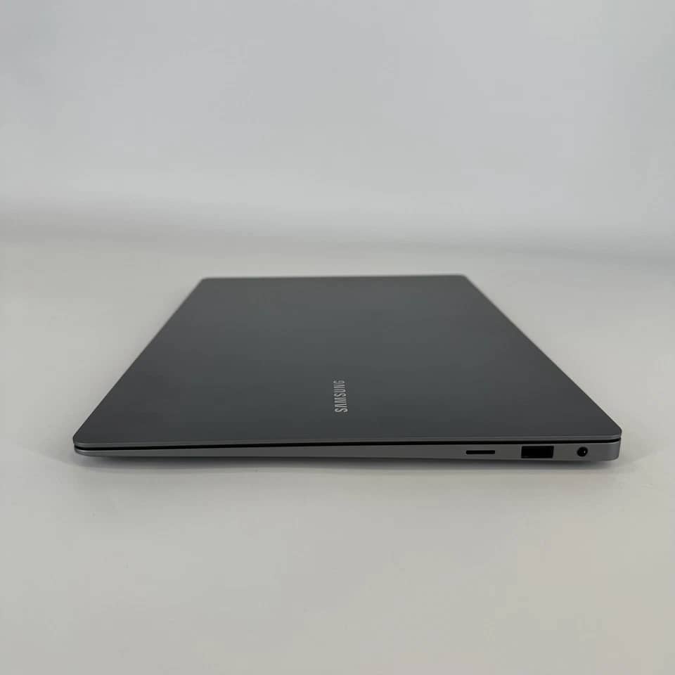 Samsung Galaxy Book5 Pro Computers 1TB 32GB New