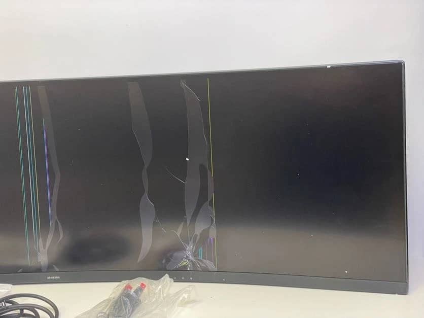 Samsung S95UA Monitors For parts or not working