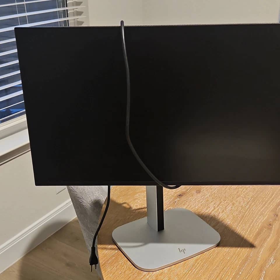 HP 524pf Monitors New