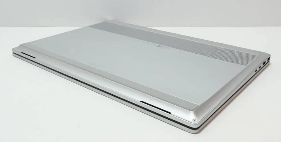 HP 16-au Computers 1TB 32GB New
