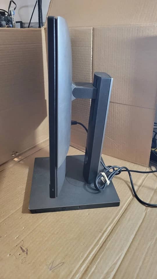Dell OptiPlex 7460 Computers 128GB Used - Good