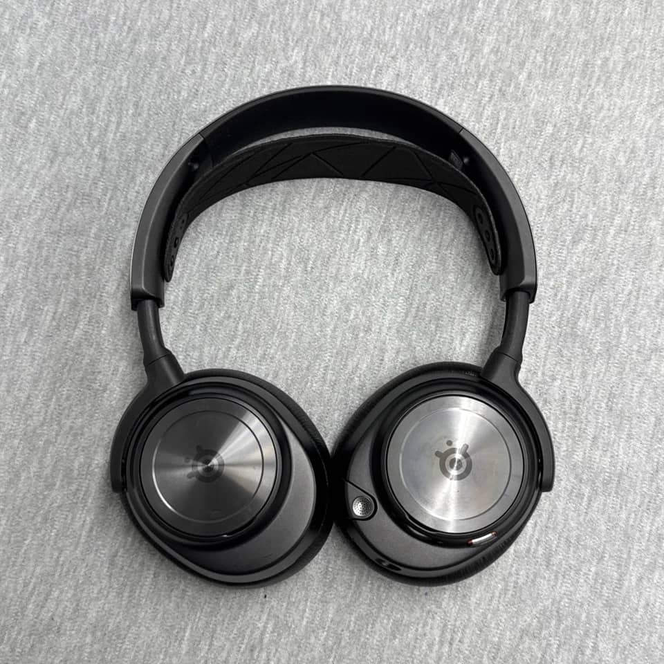 SteelSeries Arctis Nova Pro Headphones & Earbuds Black Used - Good