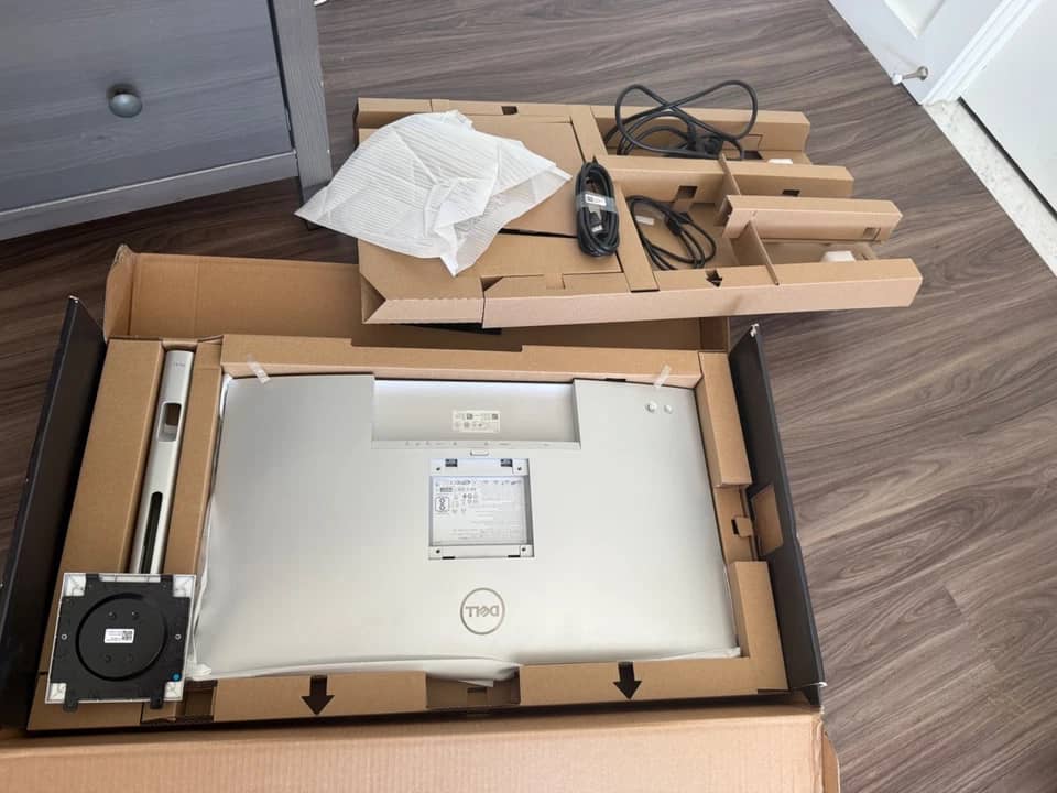 Dell U2724D Monitors Silver New