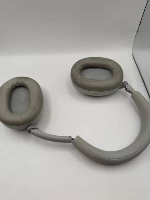 Sony WH-1000XM6 Headphones & Earbuds Silver New