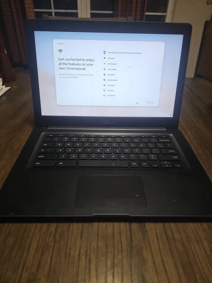 ASUS Chromebook C403 Computers 32GB 4GB Used - Good