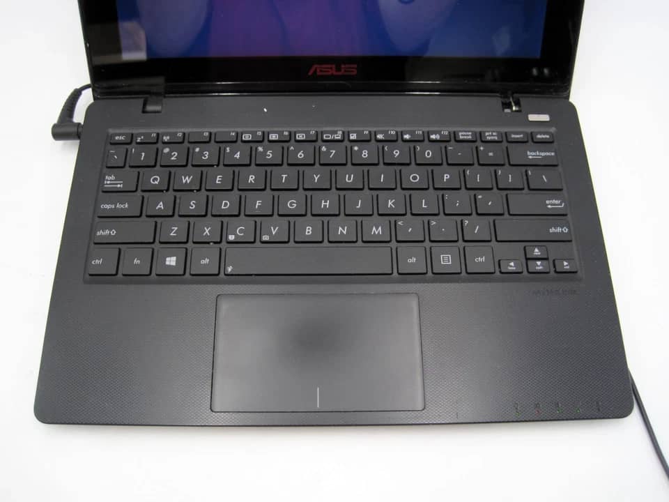 ASUS Vivobook X200CA Computers 320GB 4GB Used - Good