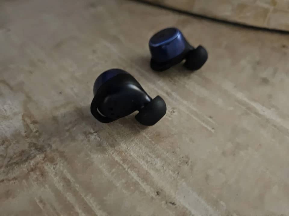 JBL Live 300TWS Headphones & Earbuds Blue New