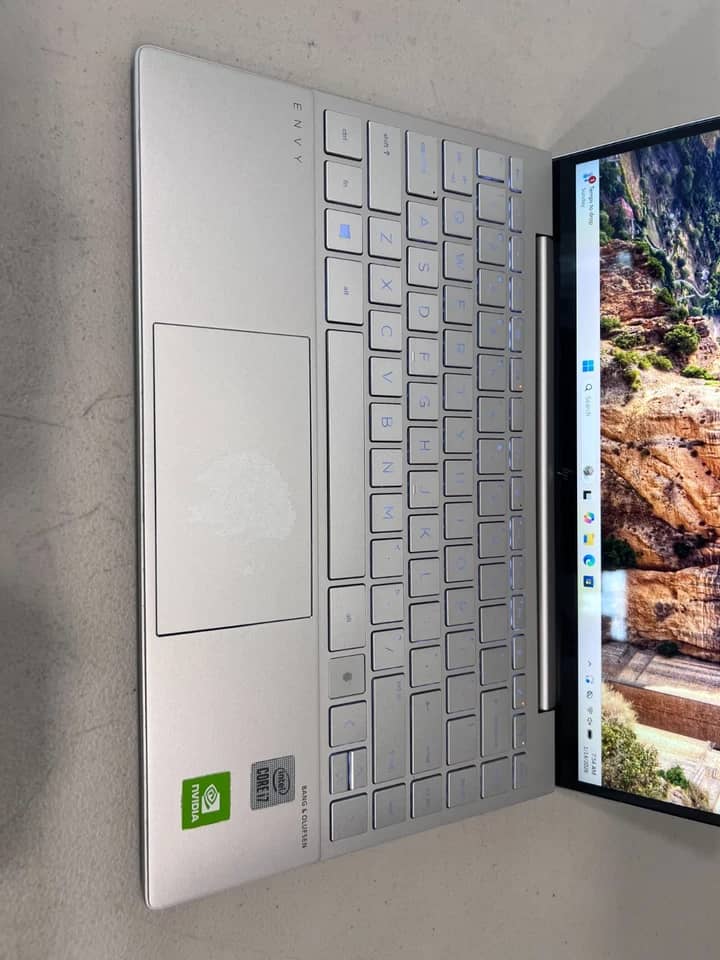 HP Envy 13 Computers 256GB 8GB Refurbished - Excellent